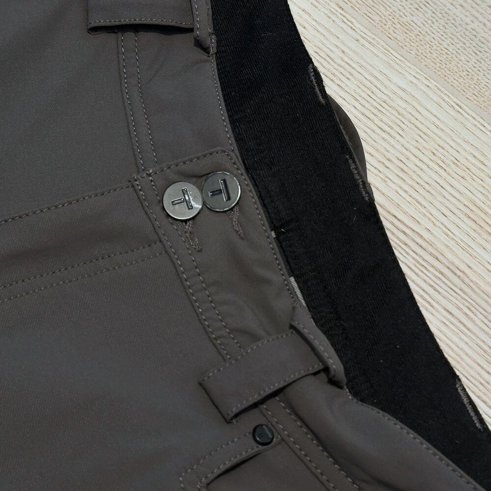 Truewerk Cargo Pants Mens 36x32 Gray Softshell Work Outdoor Utility Travel Hike - Picture 3 of 14